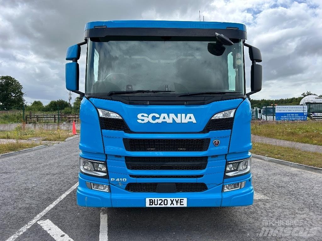 Scania P 410 Kamioni s ravnim pločom / vitlom