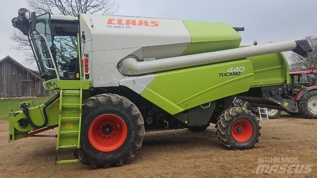 CLAAS Tucano 440 Kombajni