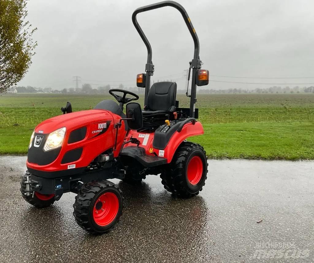 Kioti CS2510 Traktori