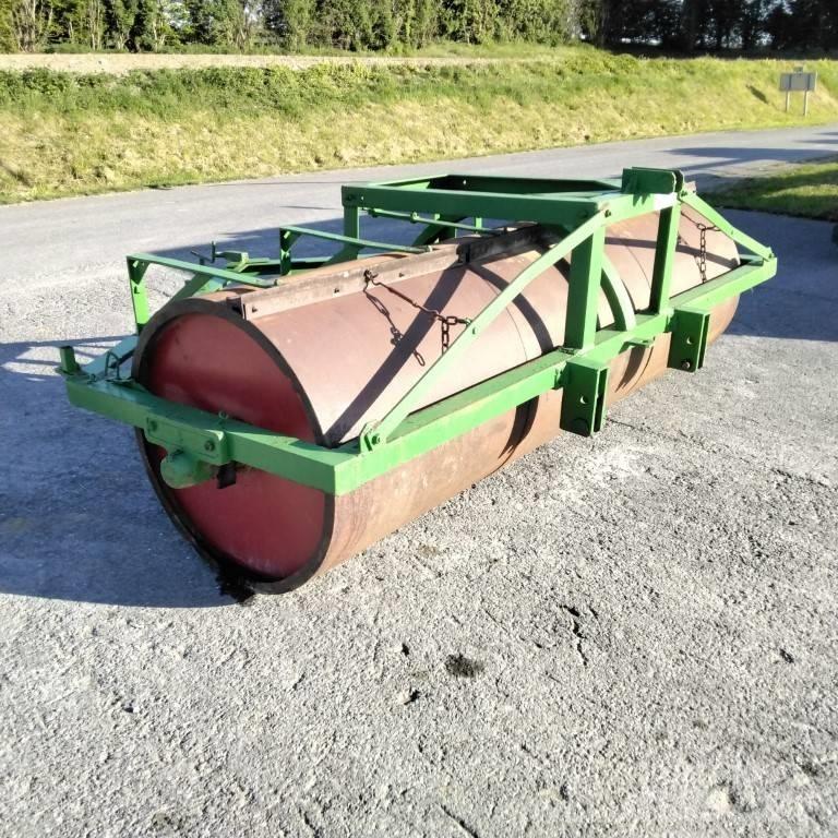  FERJU ROULEAU LISSE Drugi strojevi i priključci za obradu zemlje