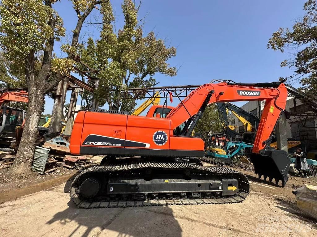 Doosan DX 225 LC-9 Bageri gusjeničari