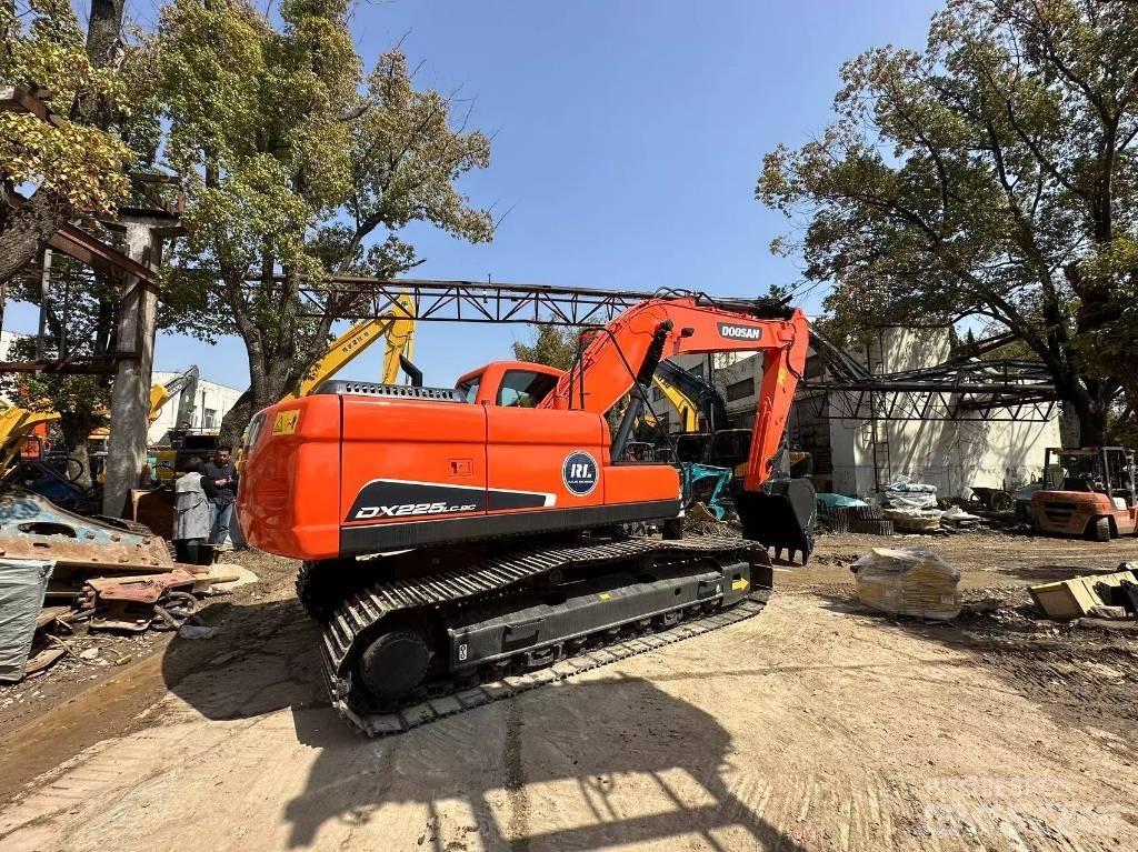Doosan DX 225 LC-9 Bageri gusjeničari