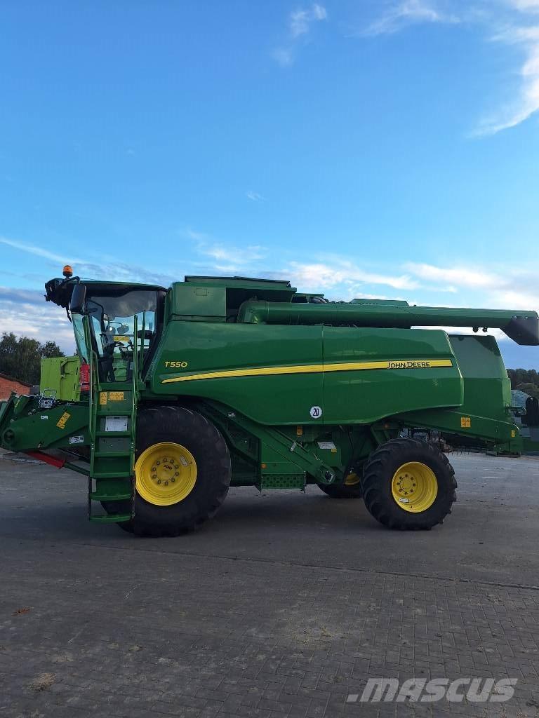John Deere T 550 Kombajni