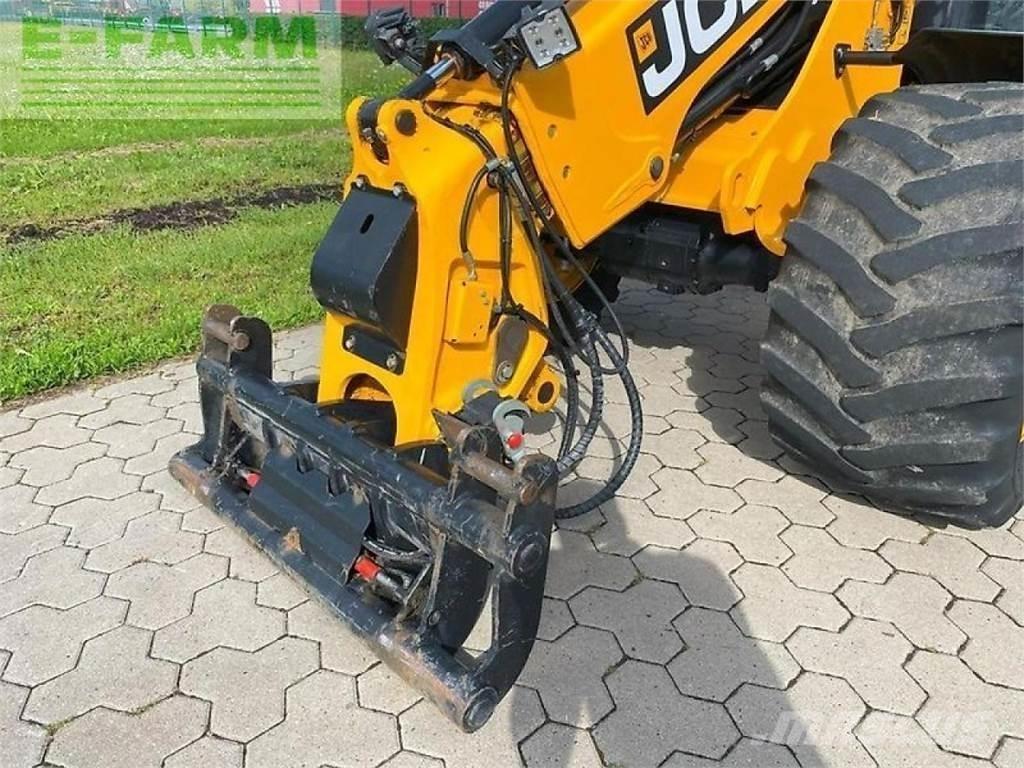 JCB tm 220 - 40 km/h Poljoprivredni teleskopski utovarivači