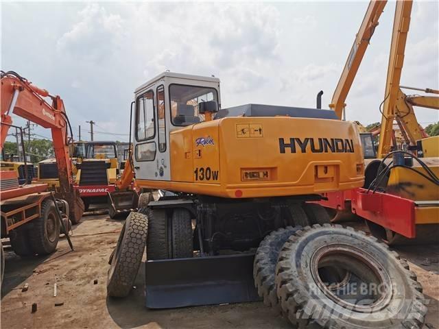Hyundai R130WD Bageri na kotačima