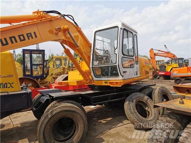 Hyundai R130WD Bageri na kotačima