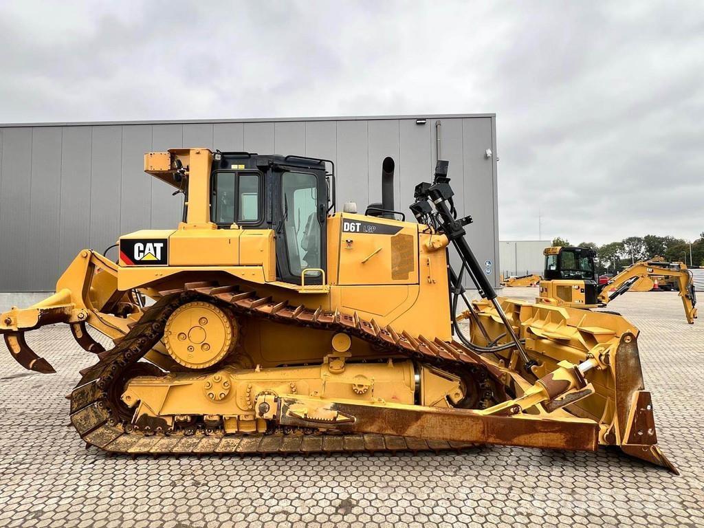 CAT D6T LGP Buldožeri gusjeničari
