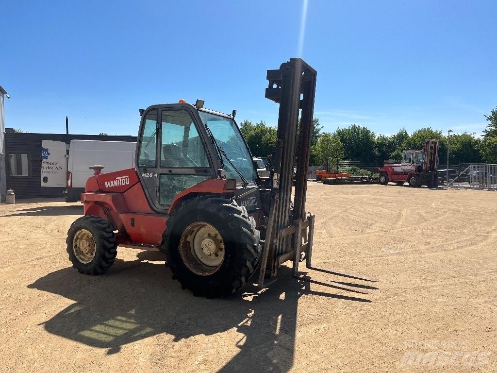 Manitou M 26.4 Terenski viličar