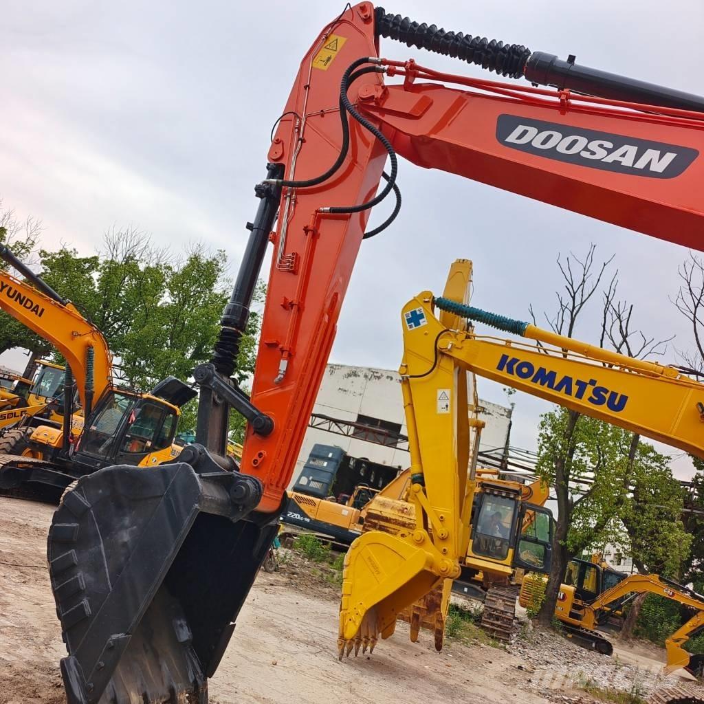 Doosan DX 225 LC Bageri gusjeničari