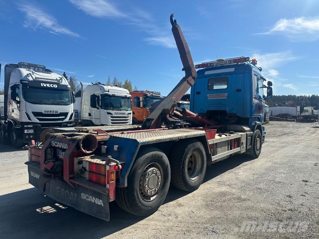 Scania R500 6x2*4 Rol kiper kamioni s kukama za dizanje