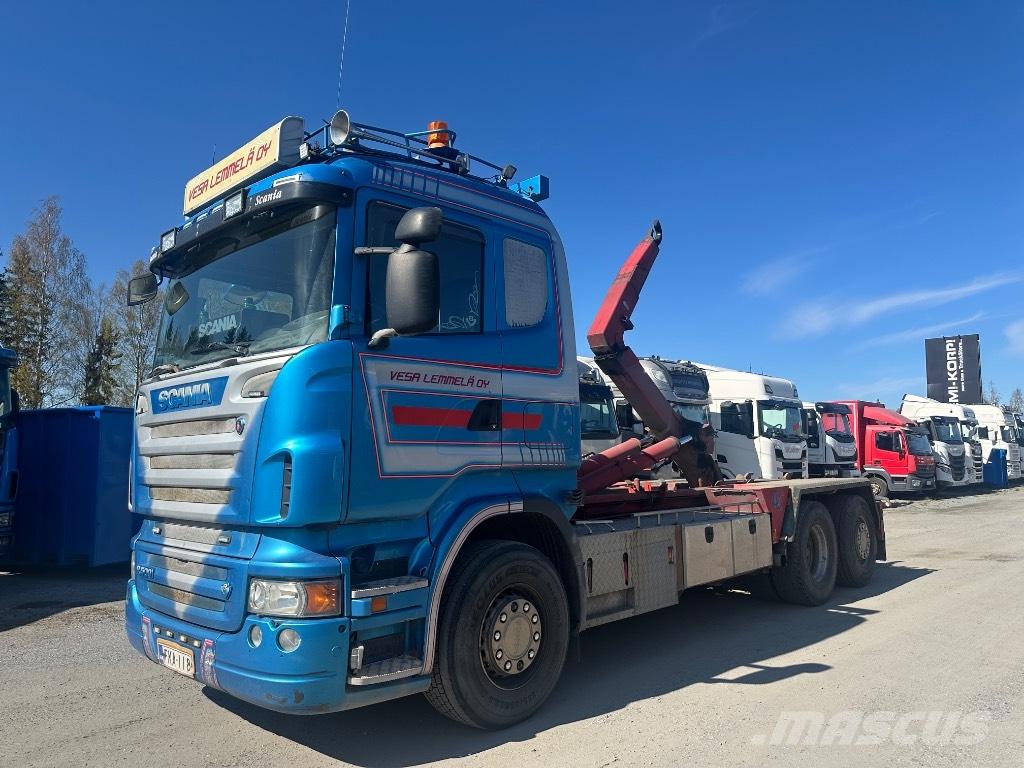 Scania R500 6x2*4 Rol kiper kamioni s kukama za dizanje