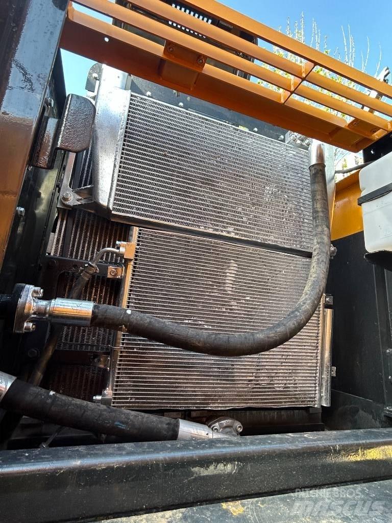 Hyundai 220LC-9S Bageri gusjeničari
