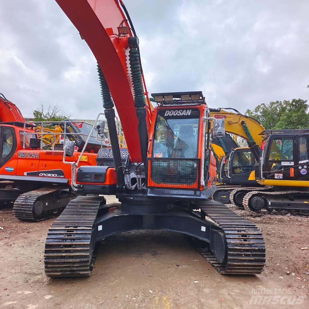 Doosan DX 300 LC Bageri gusjeničari