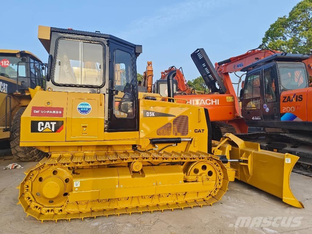 CAT D 5 K Buldožeri gusjeničari