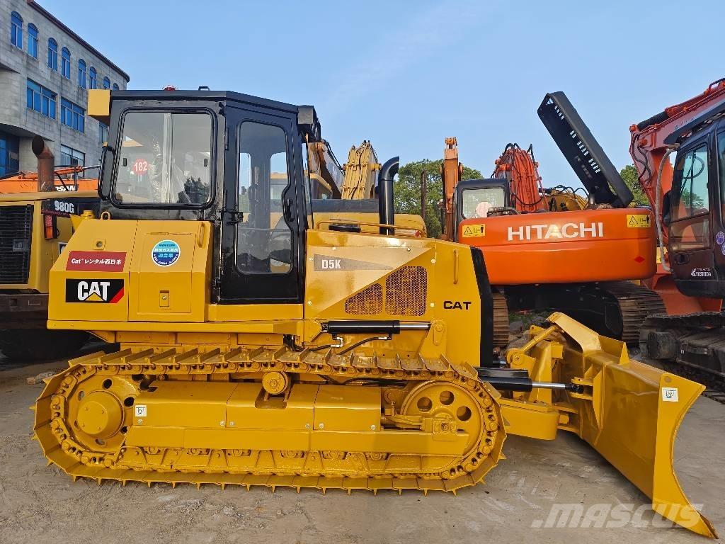 CAT D 5 K Buldožeri gusjeničari
