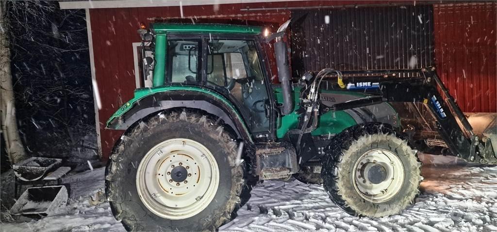 Valtra T182 Traktori