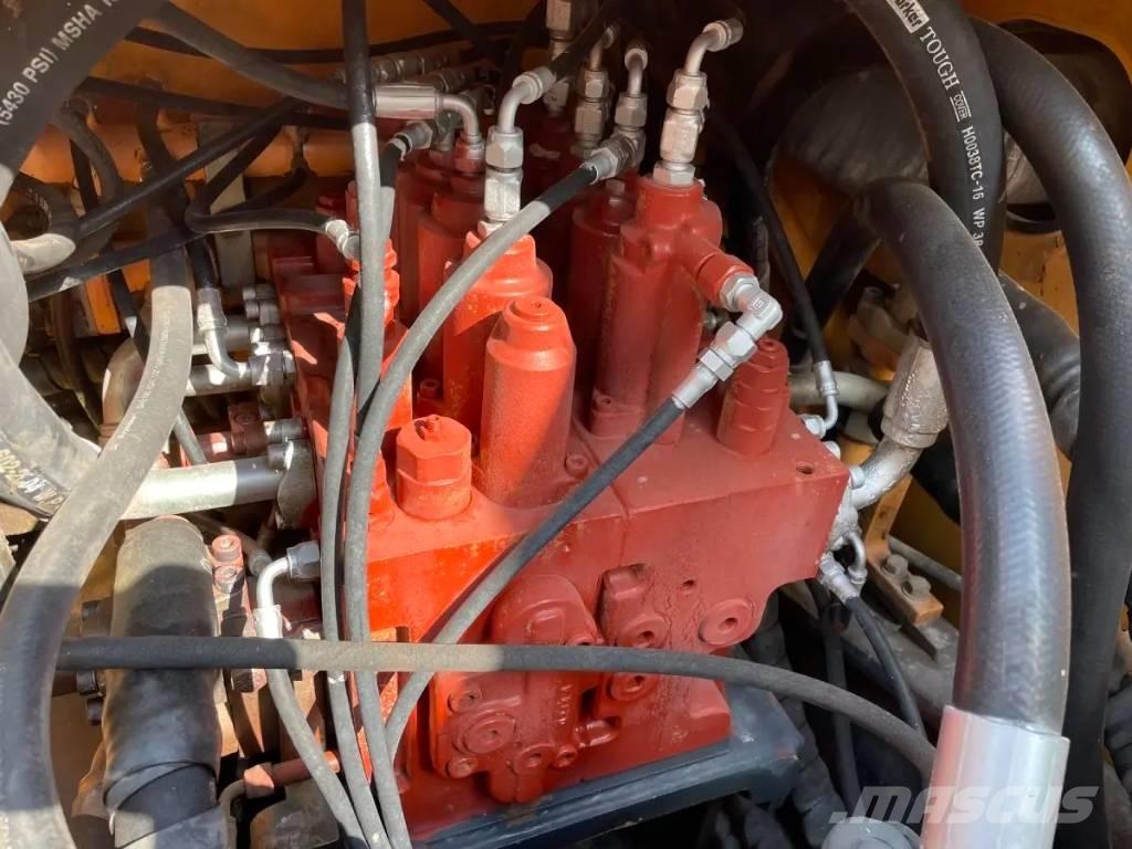 Hyundai R210W-9 Bageri na kotačima