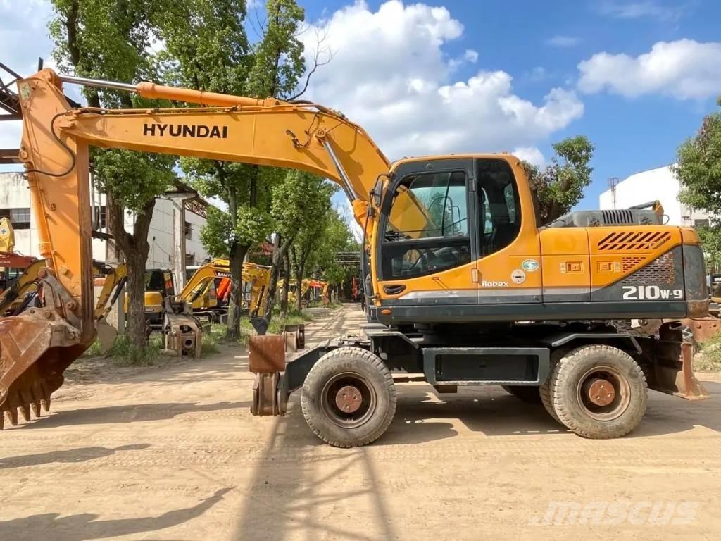 Hyundai R210W-9 Bageri na kotačima