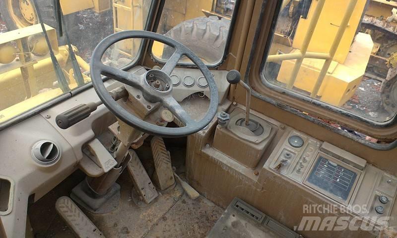 CAT 815 B Kompaktori zemlje
