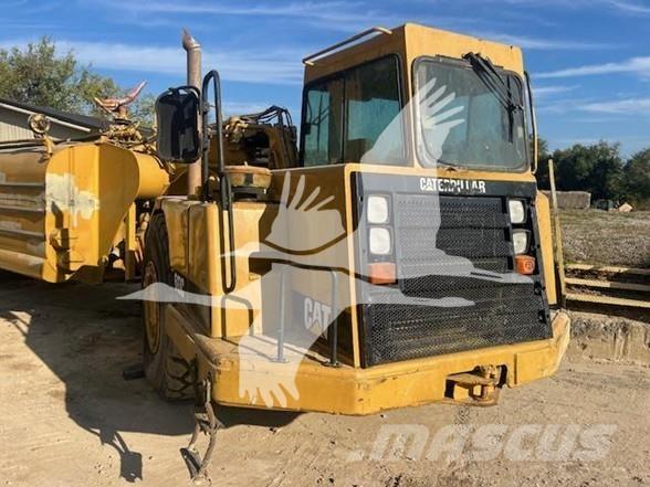 CAT 613C Kamioni za vodu