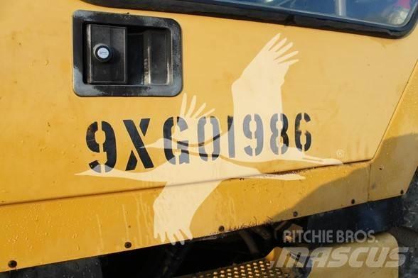 CAT 615C II Strugači