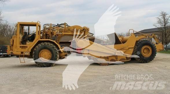 CAT 621F Strugači