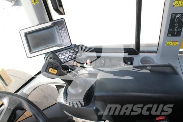 CAT 938M Utovarivači na kotačima
