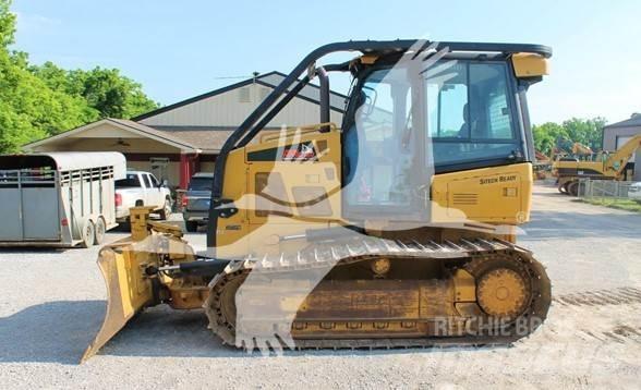 CAT D4K2 LGP Buldožeri gusjeničari