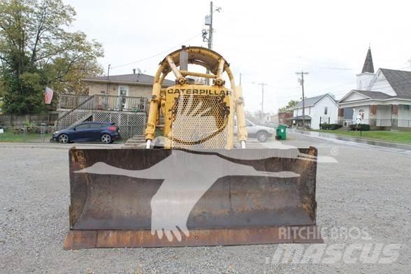 CAT D6C Buldožeri gusjeničari