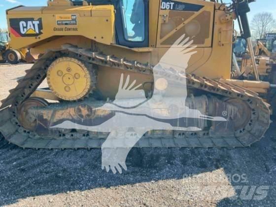CAT D6T Buldožeri gusjeničari
