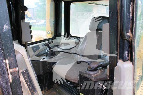 CAT D6T Buldožeri gusjeničari