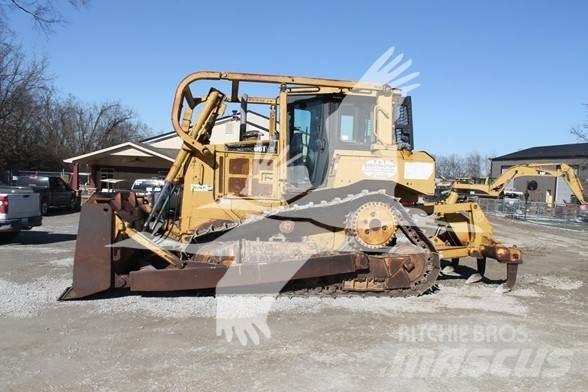CAT D6T XL Buldožeri gusjeničari