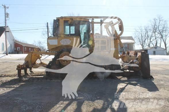 CAT D6T XL Buldožeri gusjeničari