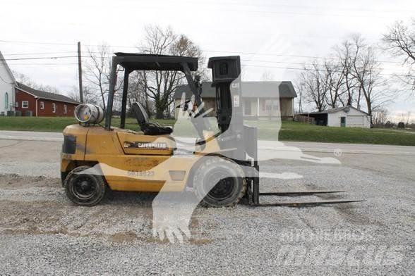 CAT GP40 Dizelski viličari