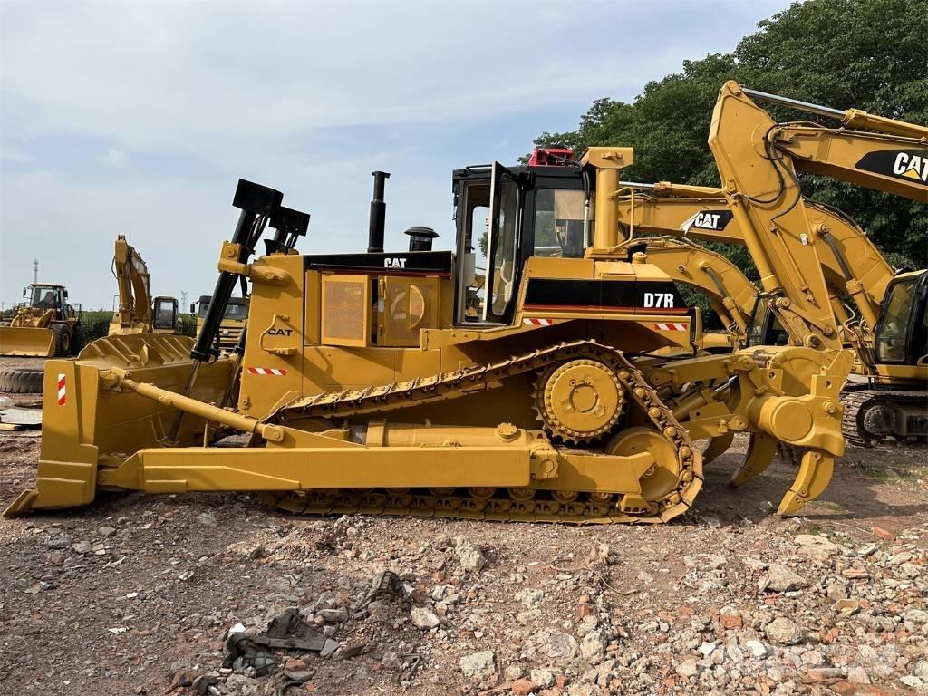 CAT D 7 R Buldožeri gusjeničari