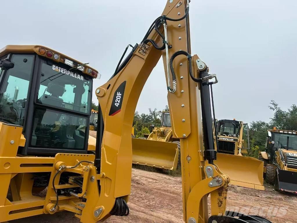 CAT 420 F2 Utovarni rovokopači