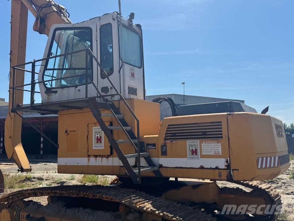 Liebherr 922 Bageri za manipuliranje materijalom / otpadom