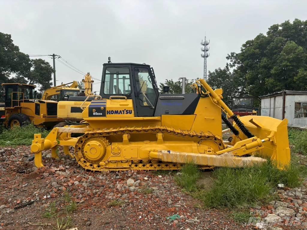Komatsu D 85 E-12 Buldožeri gusjeničari