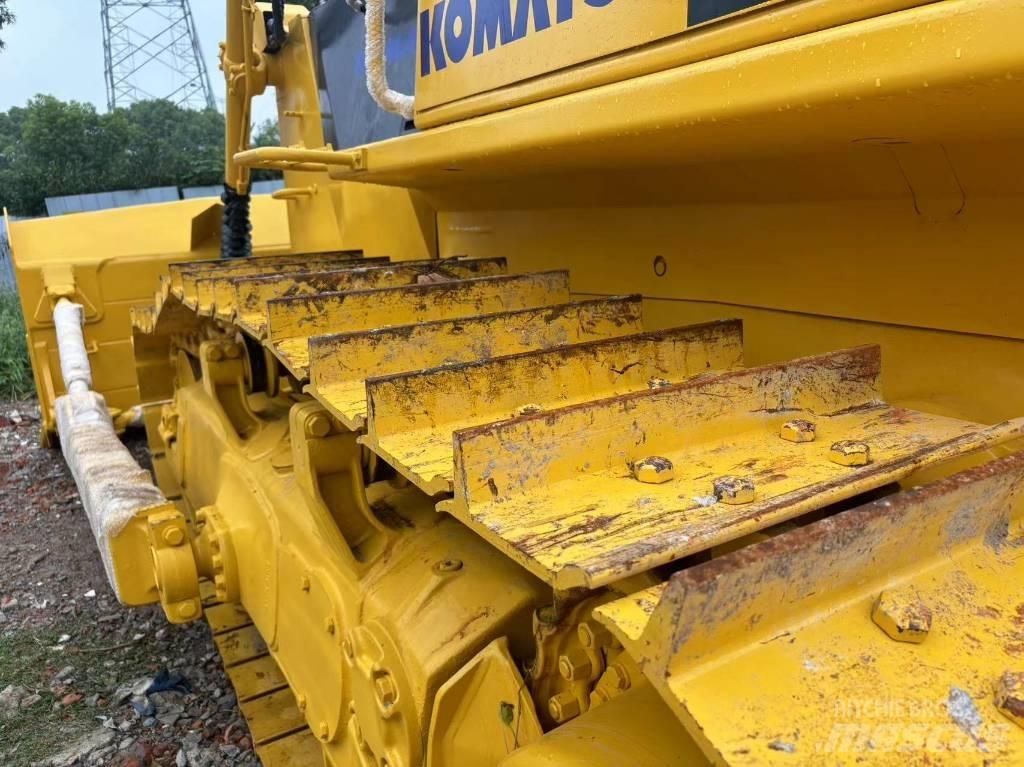 Komatsu D 85 E-12 Buldožeri gusjeničari