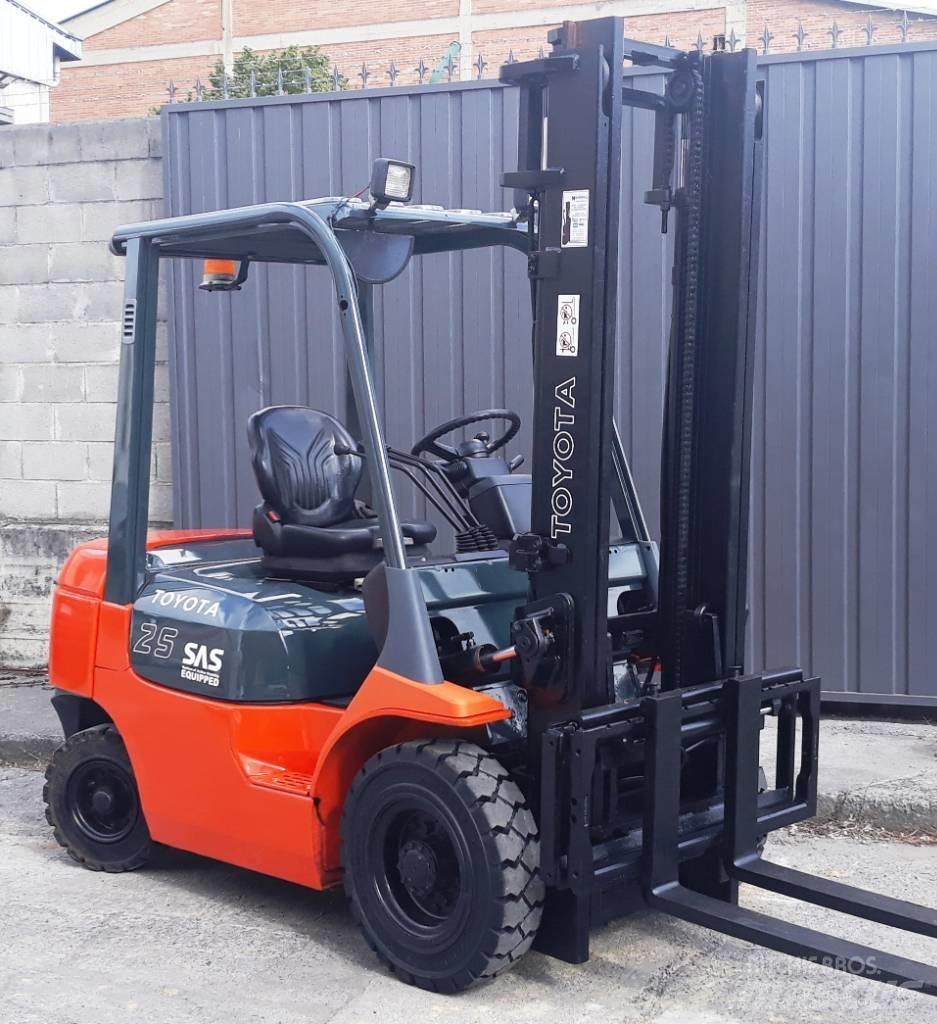 Toyota 02 7 FDF 25 Dizelski viličari
