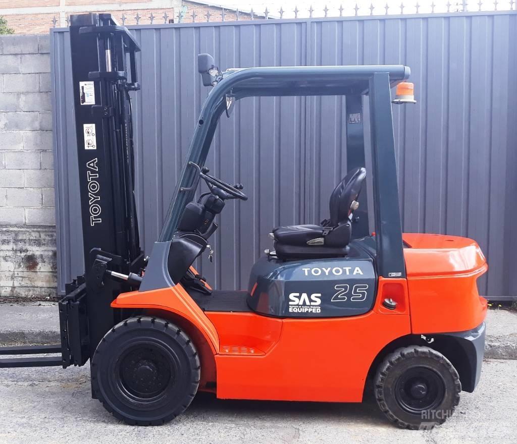 Toyota 02 7 FDF 25 Dizelski viličari