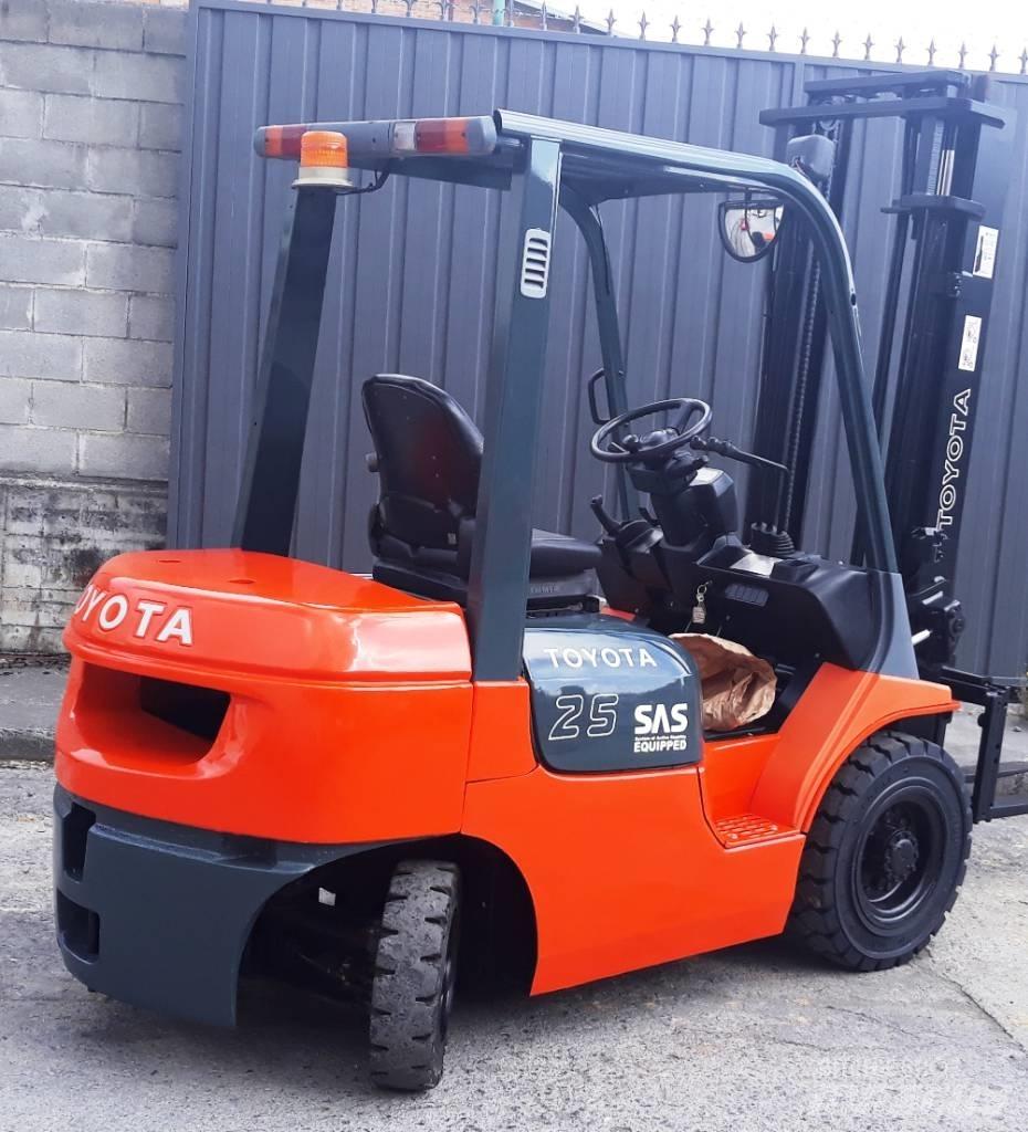 Toyota 02 7 FDF 25 Dizelski viličari