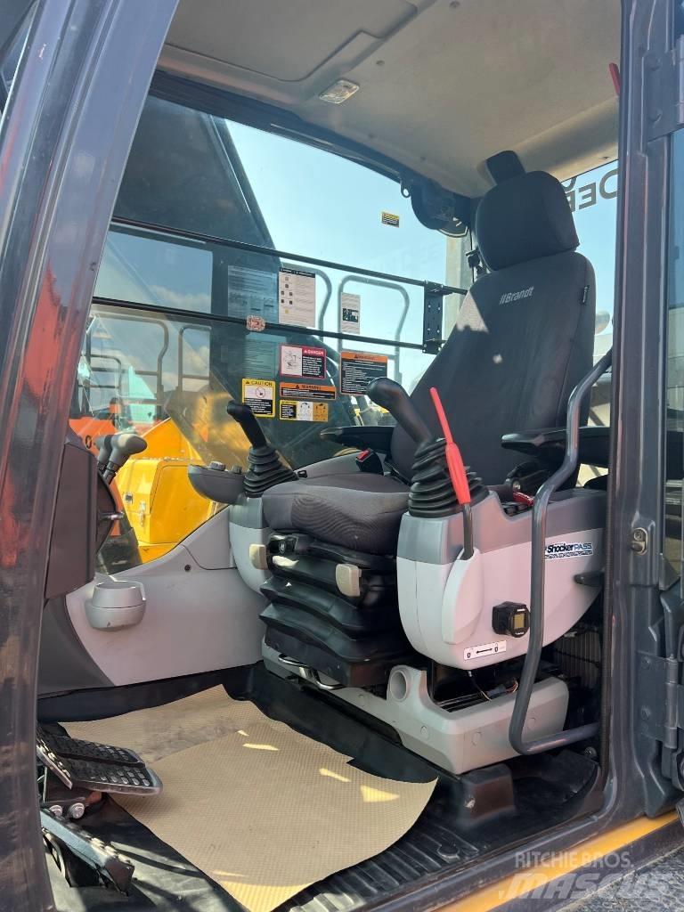 John Deere 300 Bageri gusjeničari