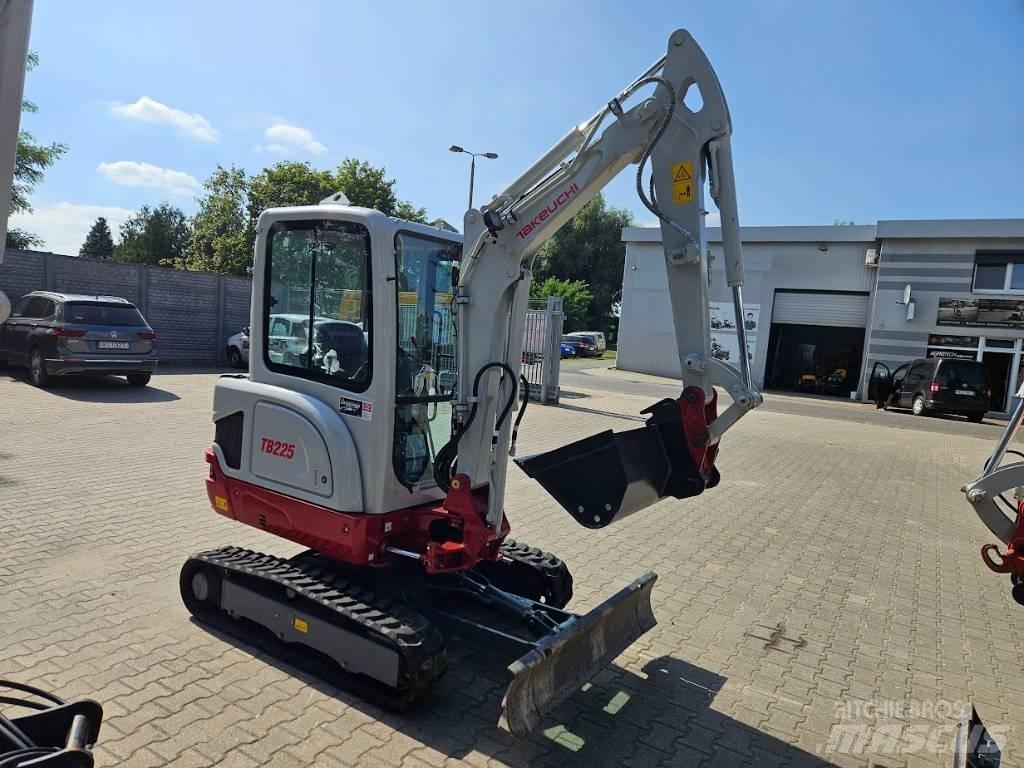 Takeuchi TB225 V0 Mini bageri <7t