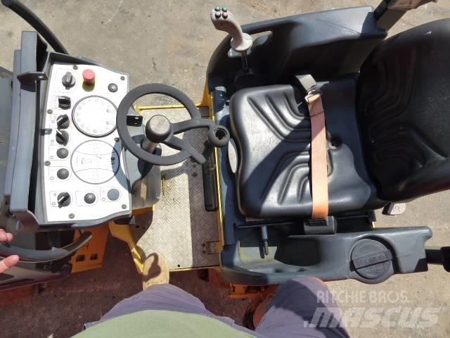 Bomag BW 100 AD M-5 Valjci sa dvojnim bubnjem