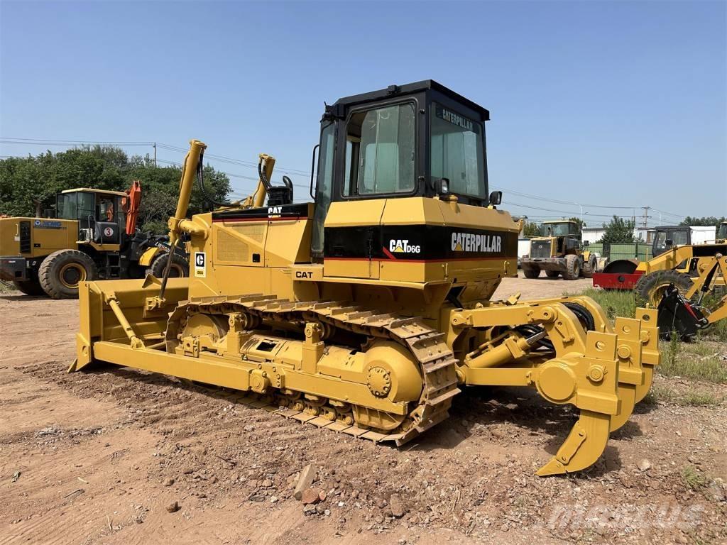 CAT D 6 G Buldožeri gusjeničari