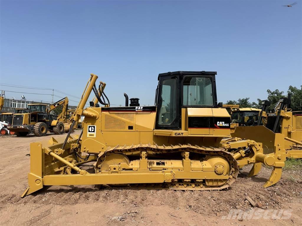 CAT D 6 G Buldožeri gusjeničari