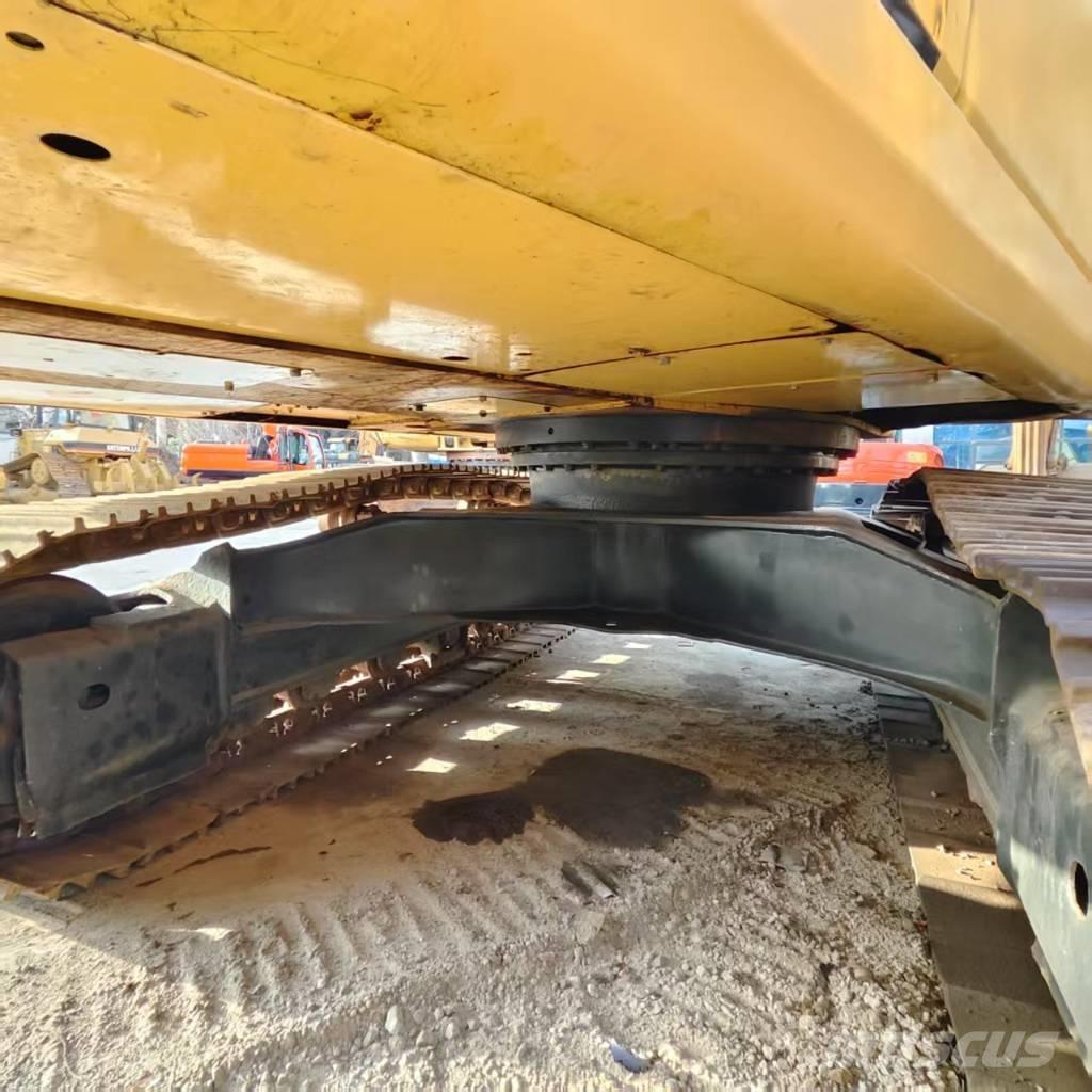 Komatsu PC 200-7 Bageri gusjeničari