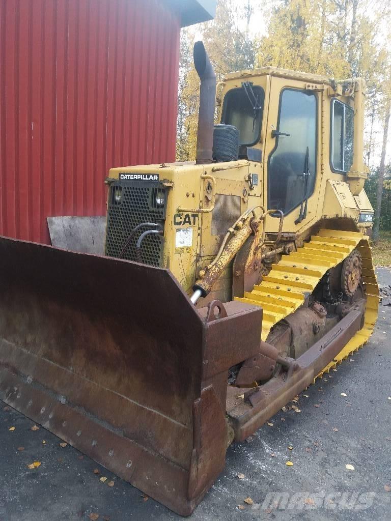 CAT D 4 H Buldožeri gusjeničari