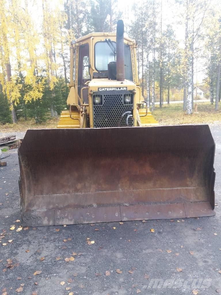 CAT D 4 H Buldožeri gusjeničari
